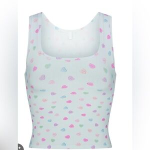 Skims Soft Lounge Rib Tank - Cloud
Candy Heart Print NWT